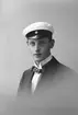Lars August Lundeberg född i Oslättfors 1898, död i Uppsala 1970. Utbildad till civilingenjör vid Chalmers Tekniska Högskola 1925. Verksam som vägingenjör, blev 1948 vägdirektör i Blekinge län, vägdirektör i Uppsala län 1955-63. Son till brukspatronen August Lundeberg. Källa: Gävle Högre Allmänna läroverk 1900-1968.