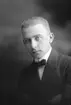 Direktör Gösta Bellander, Nygatan 49, Gävle. Född 1893, son till J F Bellander (1862-1917) och bror till Direktör Birger Bellander född 1892. Verksam i J F Bellander AB.
