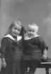 Syskonen Greta och Nils Hemgren, Källbacken 10, Gävle