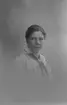 Porträtt från fotografen Maria Teschs ateljé i Linköping. 1910-tal. Beställare: Elin Anderstam. Övr. uppg.: 