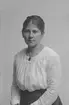 Porträtt från fotografen Maria Teschs ateljé i Linköping. 1910-tal, ev. 1912. Beställare: Karin Anderson.