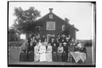 Ett bönhus, 30 personer.
Pastor John Zetterberg