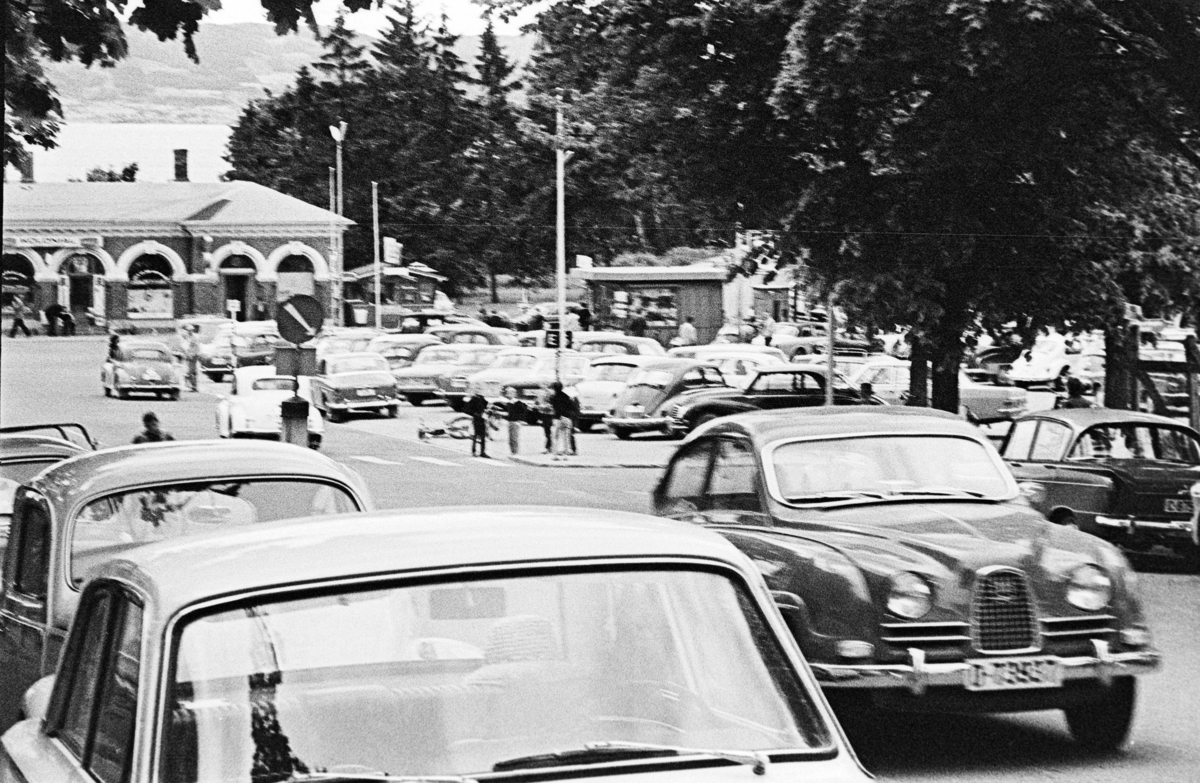 Stortorget, Kirkebakken, Hamar, biler, parkering, 