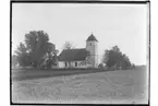 Gräve kyrka från norr, kyrkan och kyrkogården.
Beställningsnr. GE-108.