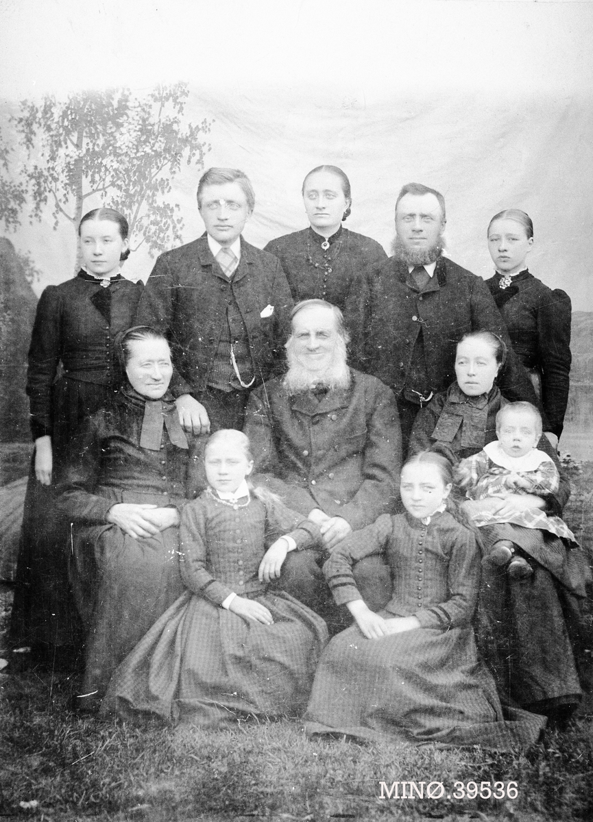 Familie - Anne og Hallstein Th. Narbuvoll med barna