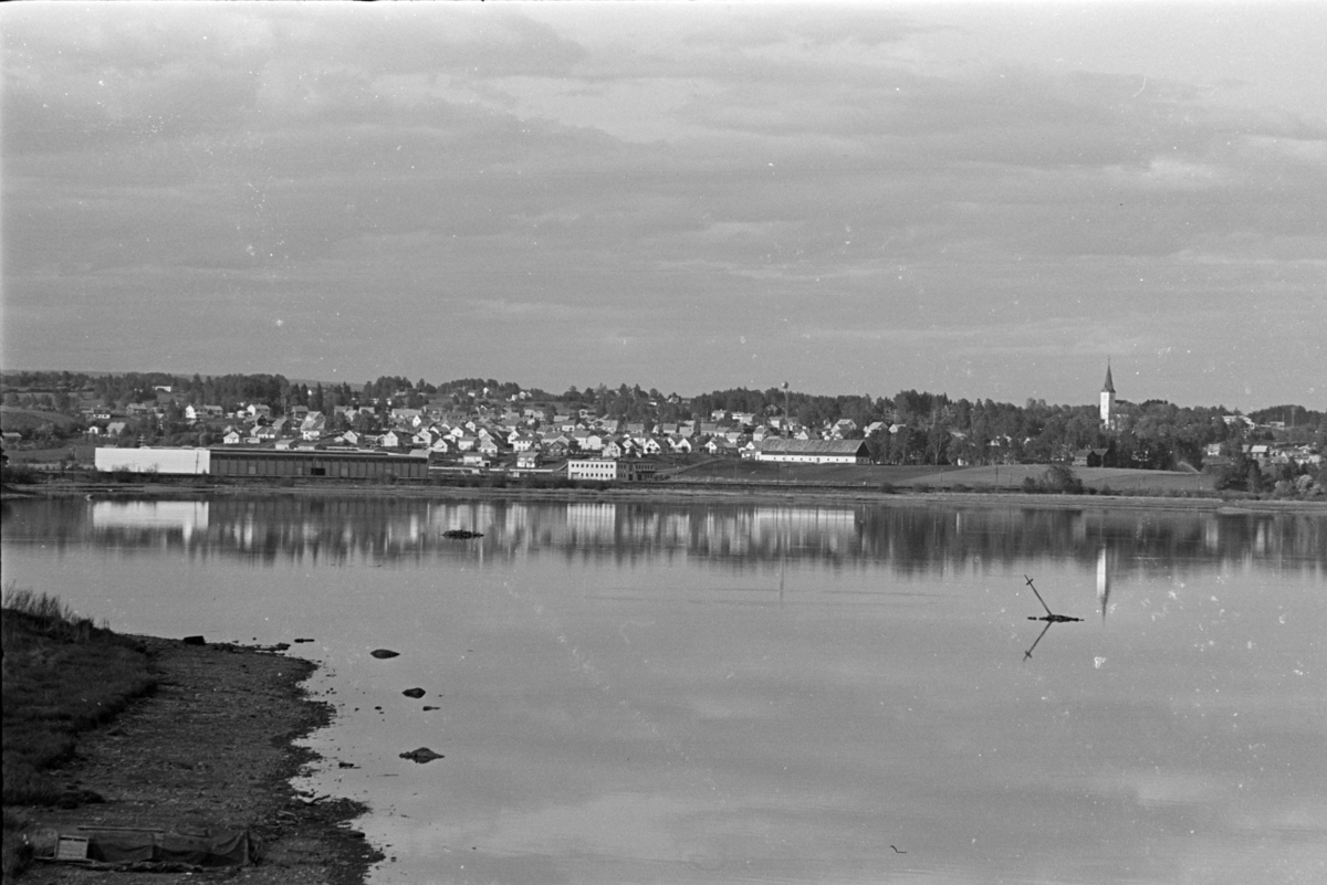 Åkersvika, Midtstranda, Åker.