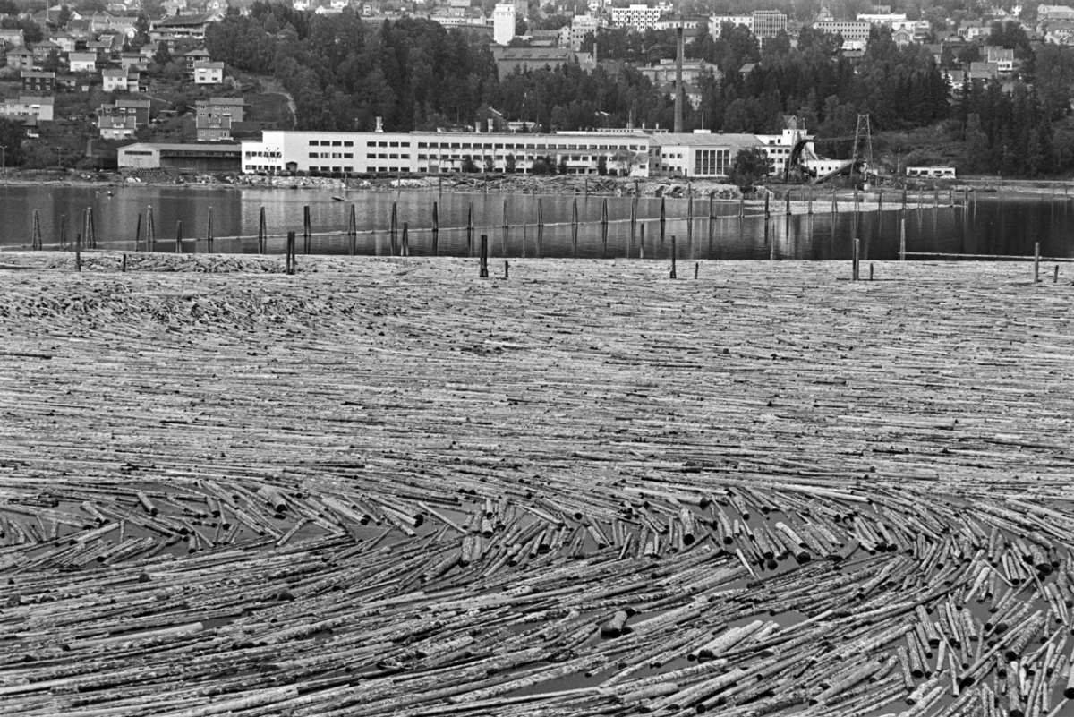 Tømmer,  fløting, Lillehammer.