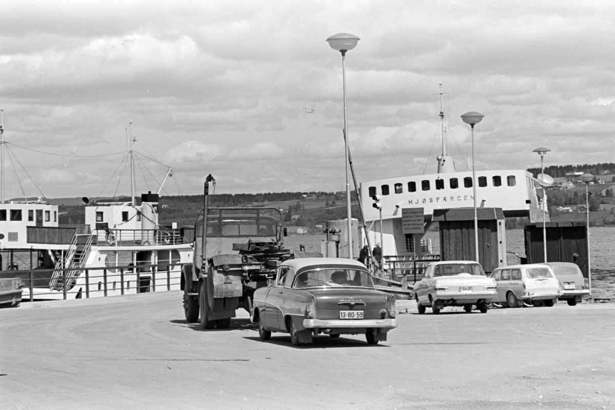 Gjøvik brygge, Mjøsfærgen III, bilferje, mjøsbåt, Mengshoel-Gjøvik, bilkø, ombordkjøring.