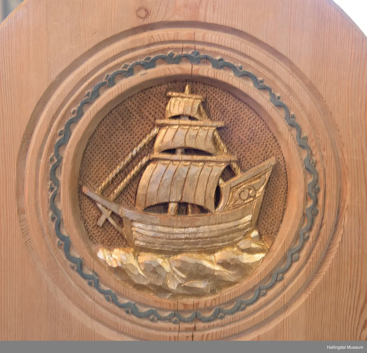 Nes kapell er gravkapellet på Nes kirkegård i Nesbyen i Buskerud fylke. Kapellet er en korskirke som ble oppført i 1953–54. Det er laget som en etterligning av den lokale stavkirken, som ble revet nesten hundre år tidligere. noe eksteriør og interiøret er eksempel på treskjæringer laget av Ole Isakbraaten.