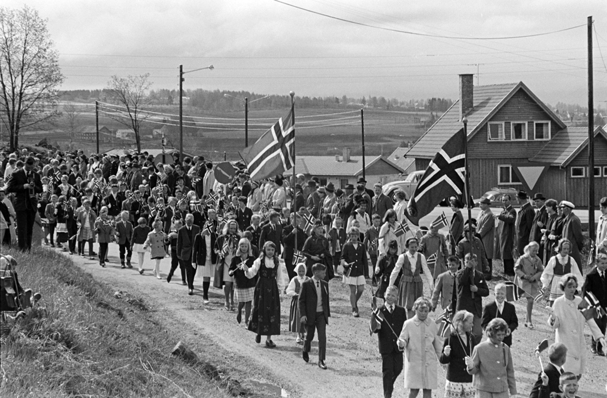 17.mai 1965, barnetog, Ridabu, Vang H.