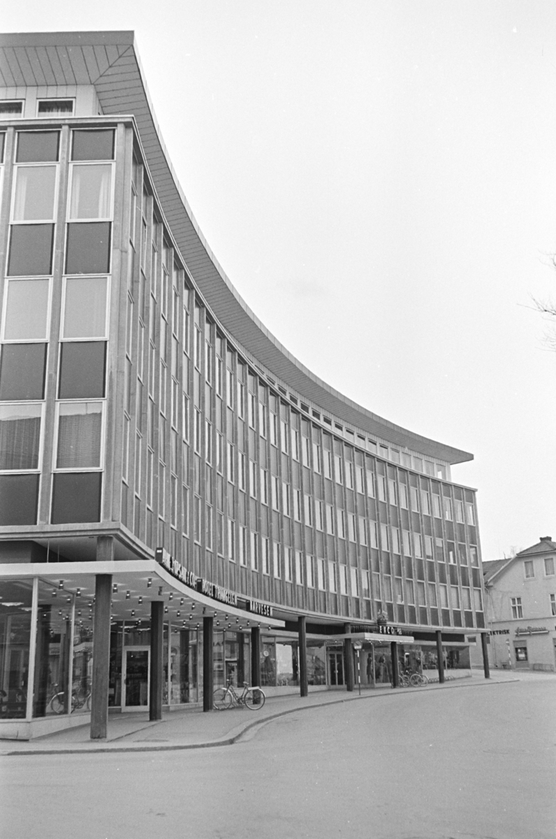 Torggata 63-65. Triangelbygget, Enco a/s Arne Opsahl & Co, Hotel Triangelen, Narvesen,