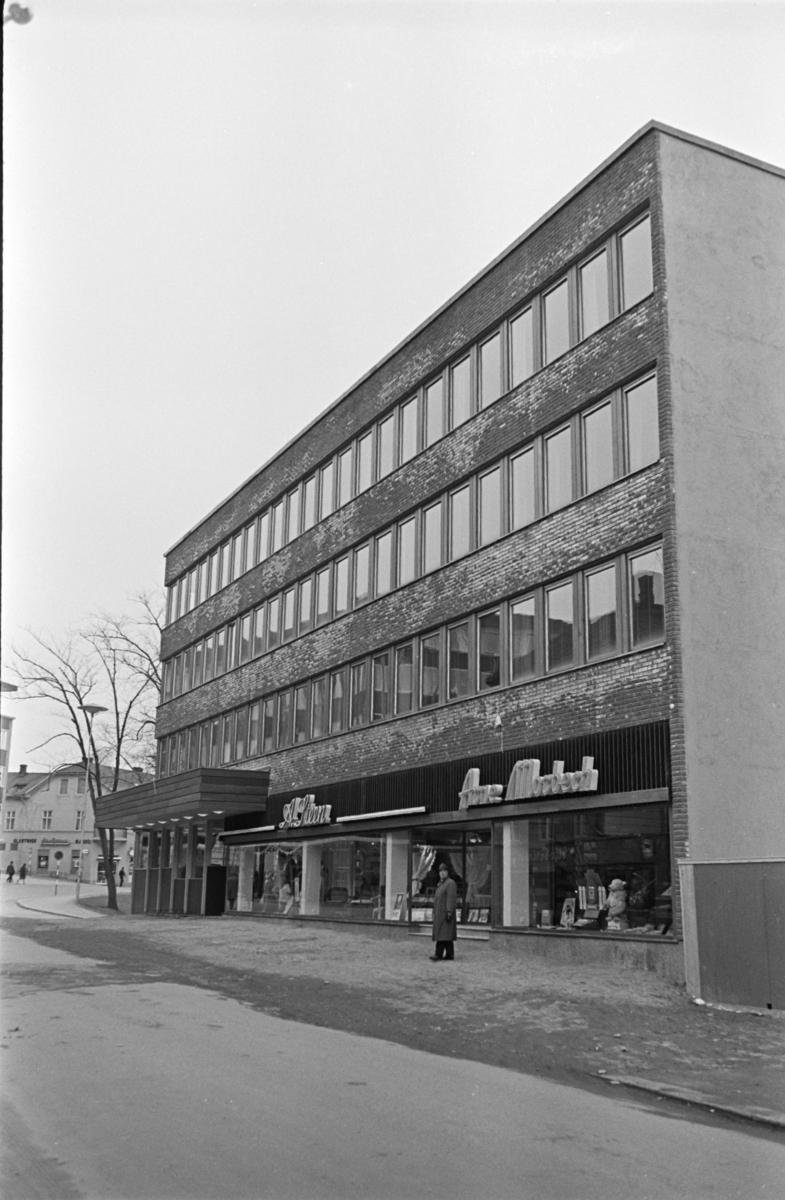 Torggata 72, Hamar. A. Morbech, A. Steen,