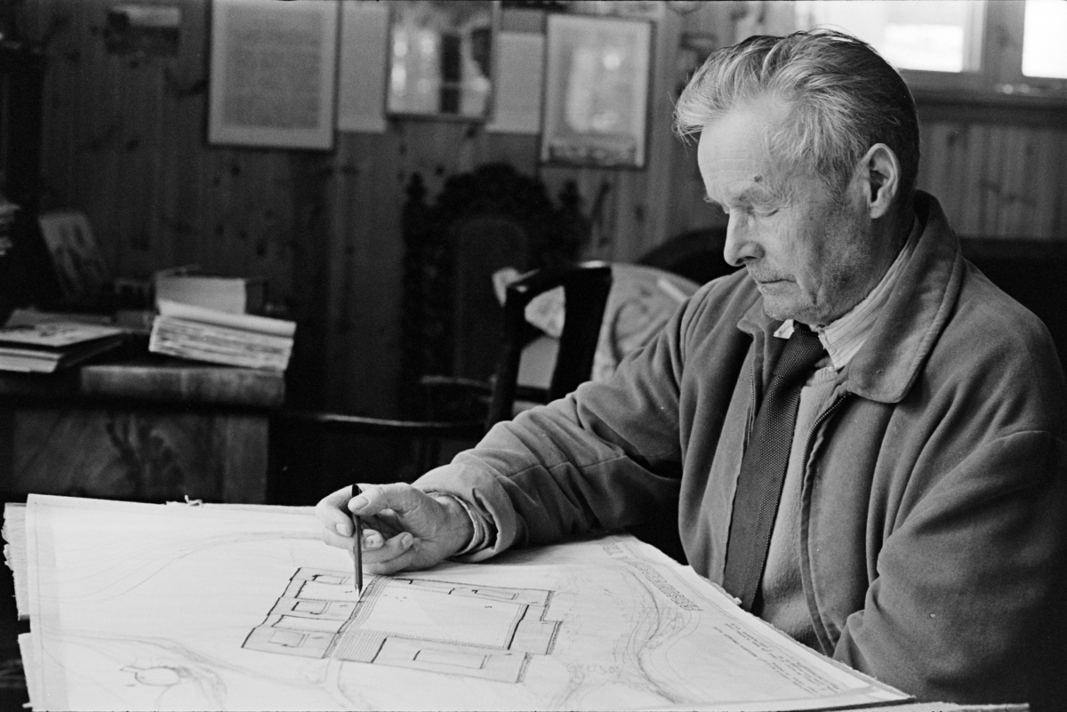 Arkitekt MNAL Terje Thorstensen. Gammelstuen, Kveberg. Plantegning av Fredsuniversitetet på Tron, Alvdal,