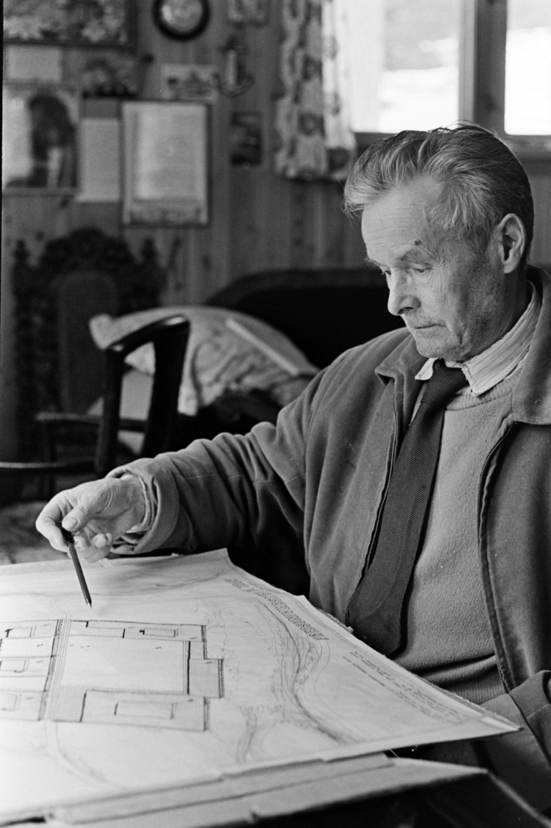 Arkitekt MNAL Terje Thorstensen. Gammelstuen, Kveberg. Plantegning av Fredsuniversitetet på Tron, Alvdal,