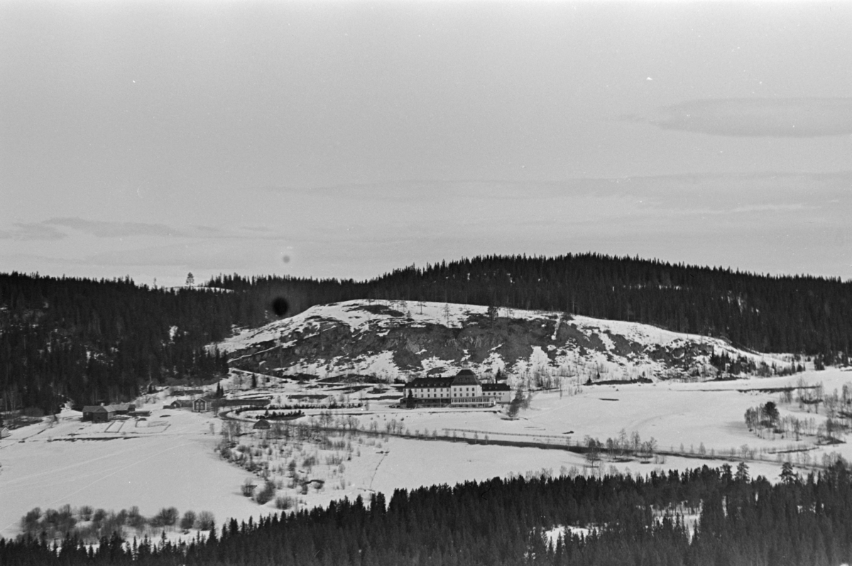 Høsbjøråsen, Høsbjør turisthotell, flyfoto.