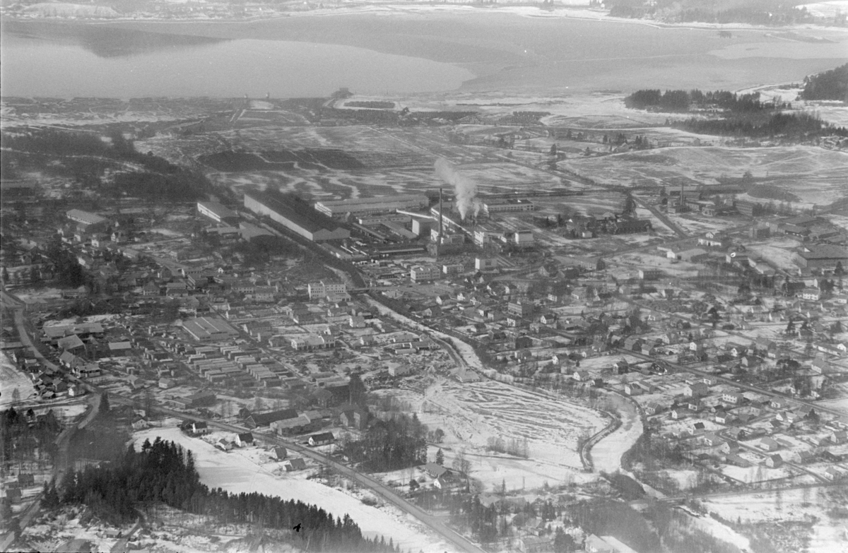 Brumunddal sentrum, flyfoto.
