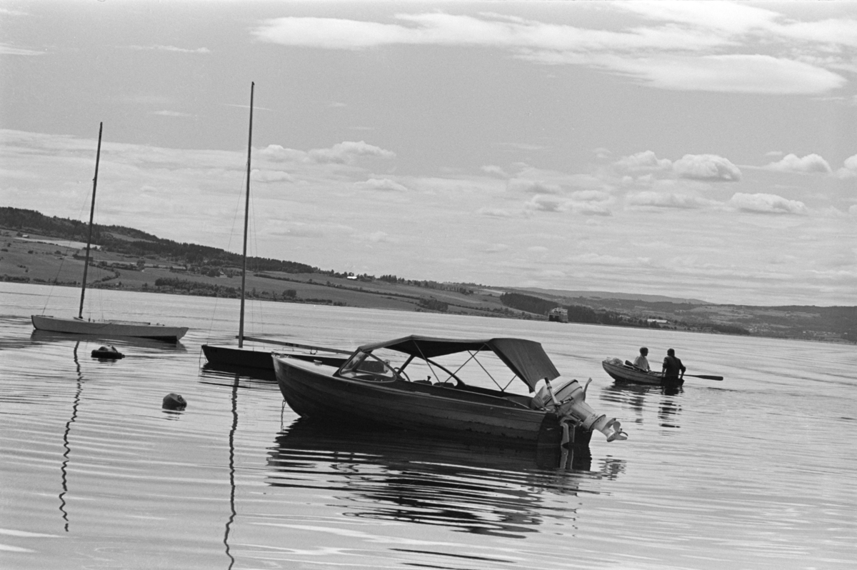 Fritidsbåter, seilbåter,snekke, robåt,båtliv, Mjøsa.
