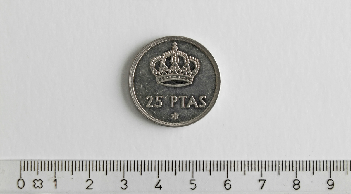 25 Pesetas (25 Ptas),  SPANIA,  1975,  Juan Carlos I,  Kobber-Nikkel.


Form:  Sirkulær