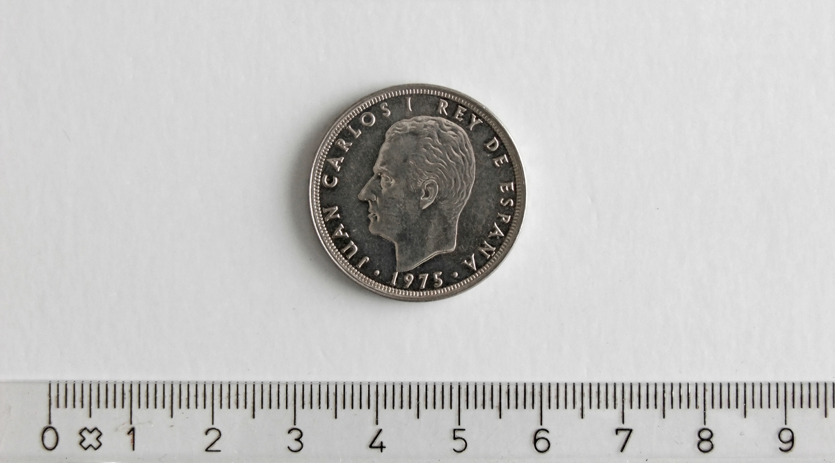 25 Pesetas (25 Ptas),  SPANIA,  1975,  Juan Carlos I,  Kobber-Nikkel.


Form:  Sirkulær