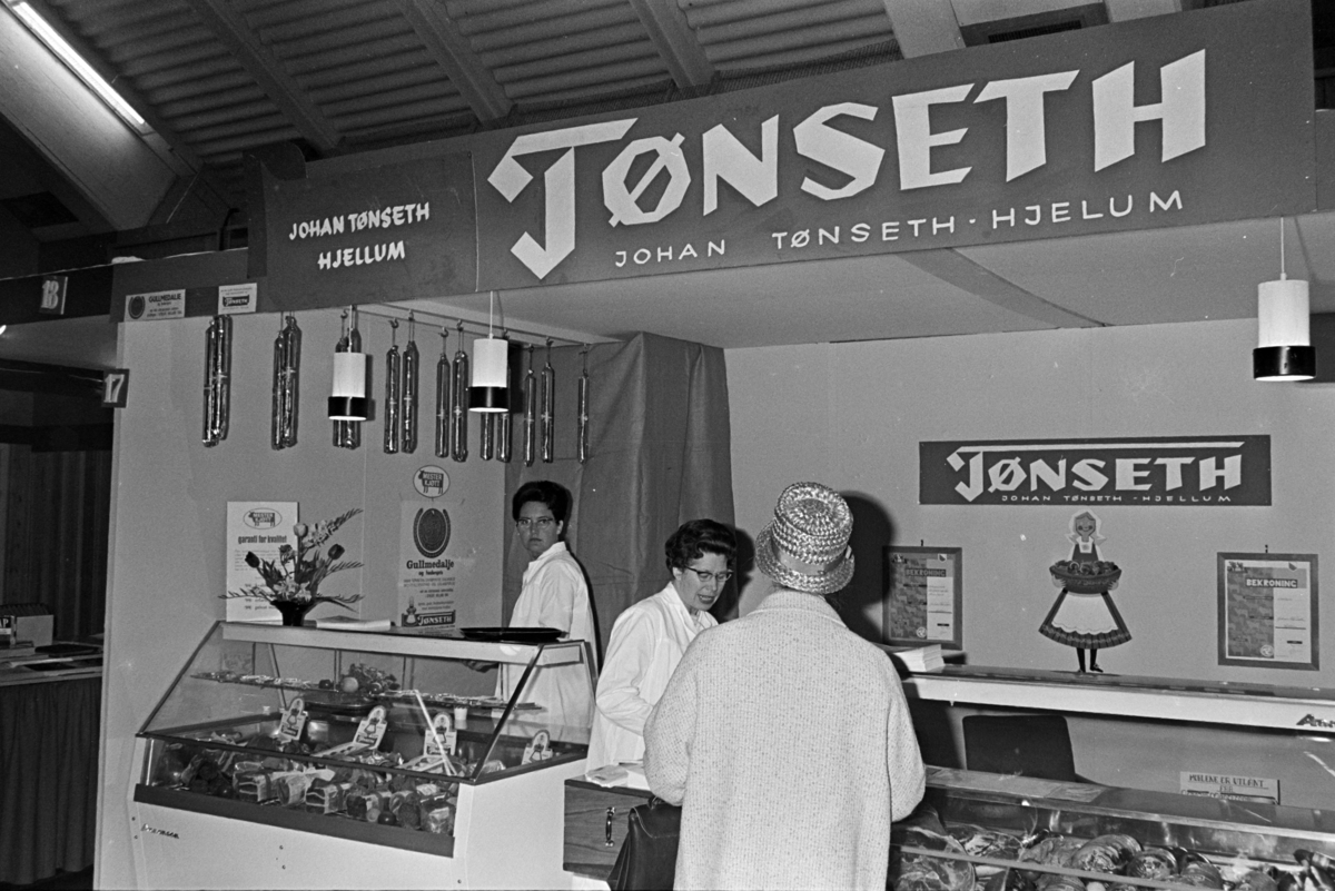 Kjøkkenutstilling i Hamarhallen, stand, Johan Tønseth, Hjellum.