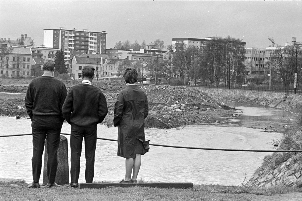 Flom i Mjøsa ved Victoria-undergangen, åttemetersplanet,