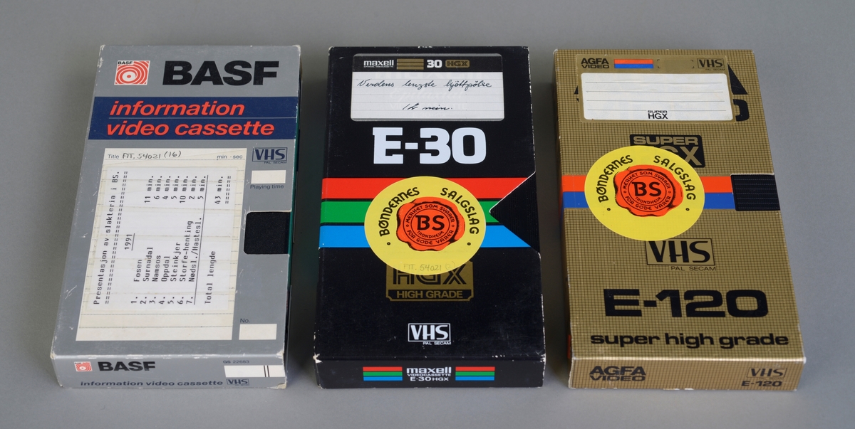 En samling videokassetter fra BS fra perioden 1985 - 1995. For oversikt over innhold se "Andre opplysninger".