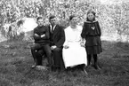 Emma och Edvard Lindstedt med barnen Svea och Gunnar i Väster Hästbo heden. (Gunnar dog 18 år gammal).