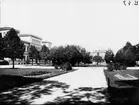 Gävle stad  Parker, Esplanaden.
Esplanaden med Läroverket och teatern