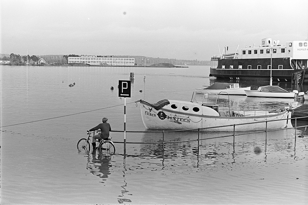 Storflom i Mjøsa 1967, barn, sykkel, redningsbåt "Falken"