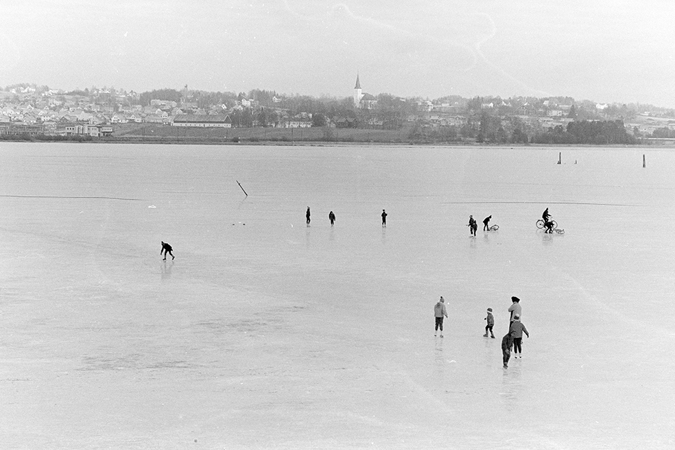 Åkersvika, mjøsis,vinteraktivitet, skøyter,kunstløp,ishockey,barn,