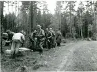 Utspisning i skogen. Villingsberg, Närke.