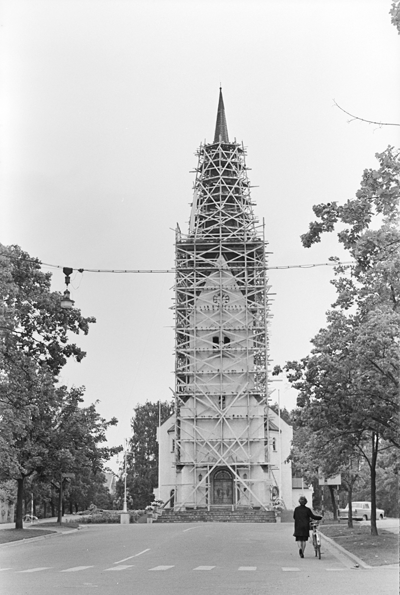 Hamar domkirke, restaurering av kirketårnet,stillaser,håndverkere.
