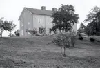 Hus vid Lofta kyrka.