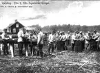 Karlsborg underbacken, kungl. Göta ingenjörkårs övningar, bindning av skanskorgar. Omkr. 1910.