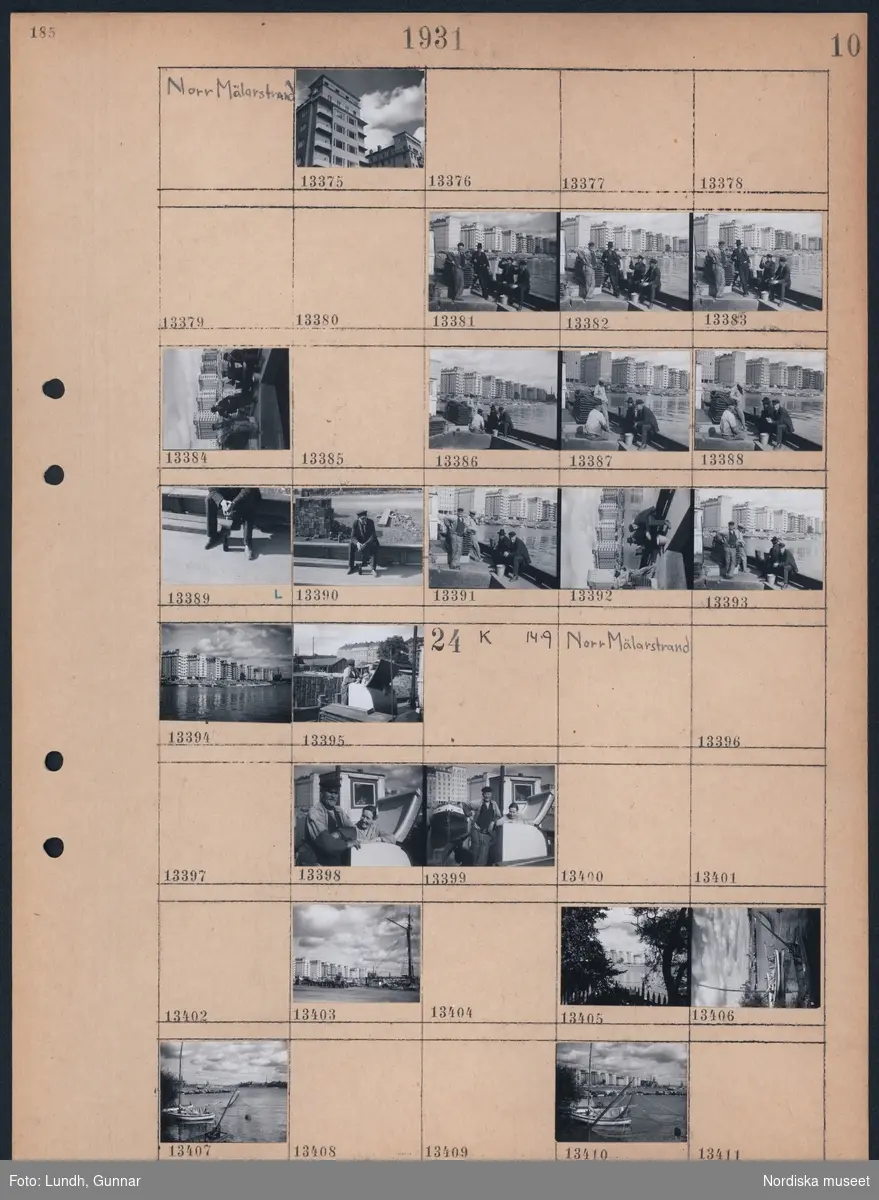 Motiv: Norr Mälarstrand;
Män sitter på fartygsdäck och dricker öl med nybyggda hyreshus i bakgrunden, porträtt av man med ölflaska som röker, vy över hyreshus, man och kvinna på fartyg.

Motiv: Norr Mälarstrand;
Man och kvinna på fartyg, kaj med bilar med hyreshus i bakgrunden, stadsvy med båtar.