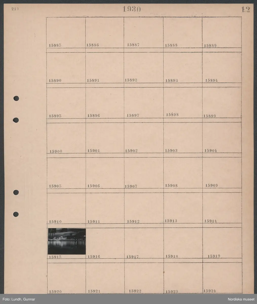 Motiv: Stockholmsutställningen 1930, Paradiset, Nattmotiv;
Nattbild med vy över utställningsområdet.