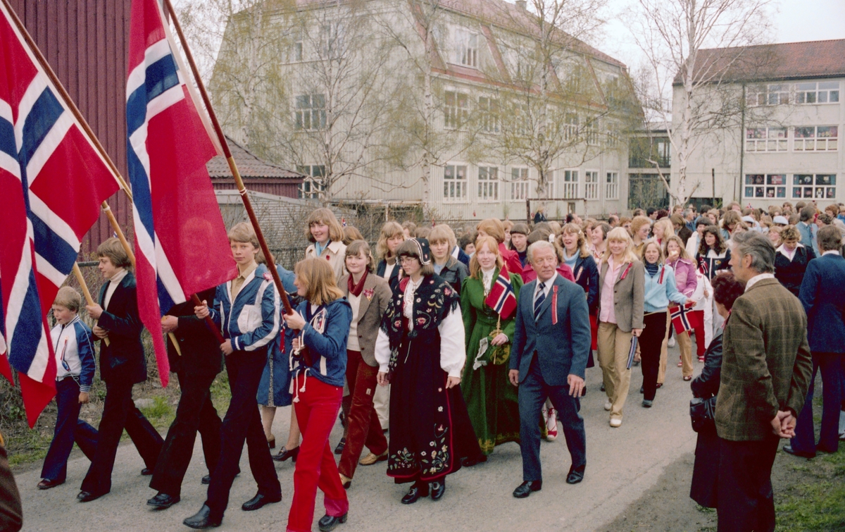 17.mai tog, Sagdalen Skole, Strømmen, reportasjebilder
