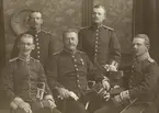 Officersporträtt tagna vid militärskolan i Gävle 1904-1905.