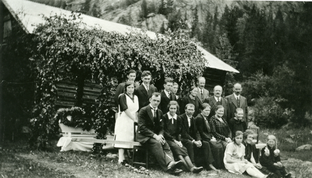 Gravferd etter Arne Bjørneskaret, Sandviken 1927.