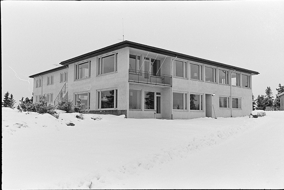 Sjusjøen, vinter.Mengshoel høyfjellspensjonat,