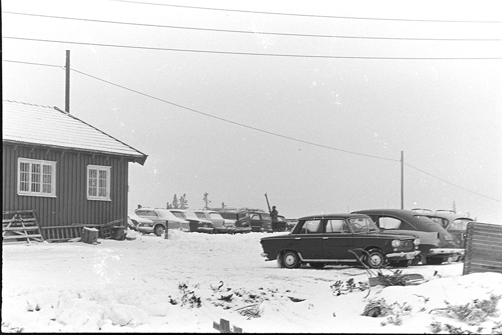 Sjusjøen, vinter, parkeringsplass.