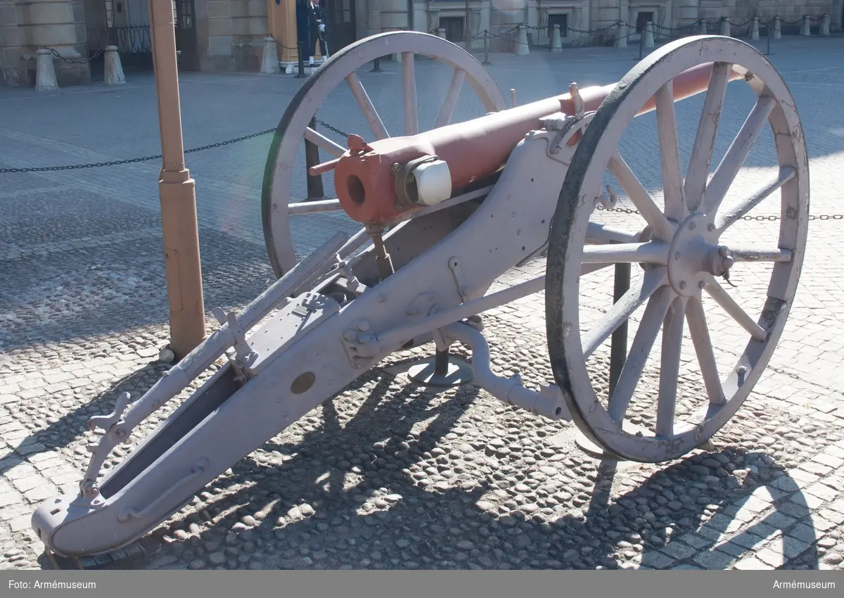 Grupp F I.
Eldröret tillverkat 1887 av Finspång, lavetten tillverkad 1896 av Stockholms vapenfabrik.