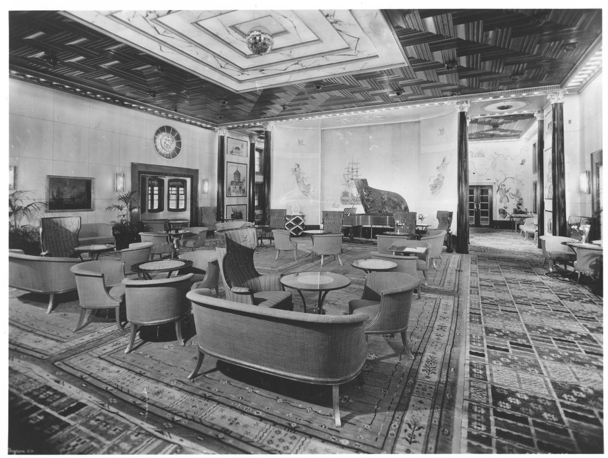 Första klassens sällskapsrum på M/S KUNGSHOLM.
På väggarna konstverk av Jerk Werkmäster och Rolf Engströmer som skildrade Göteborg under Ostindiska kompaniets glansdagar. Malmsjöflygeln var dekorerad av Werkmäster med scener ur dansens och musikens värld.