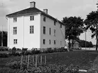 Den nyrenoverade Åkerby bygdegård strax innan invigningen 3 - 4 juli 1937