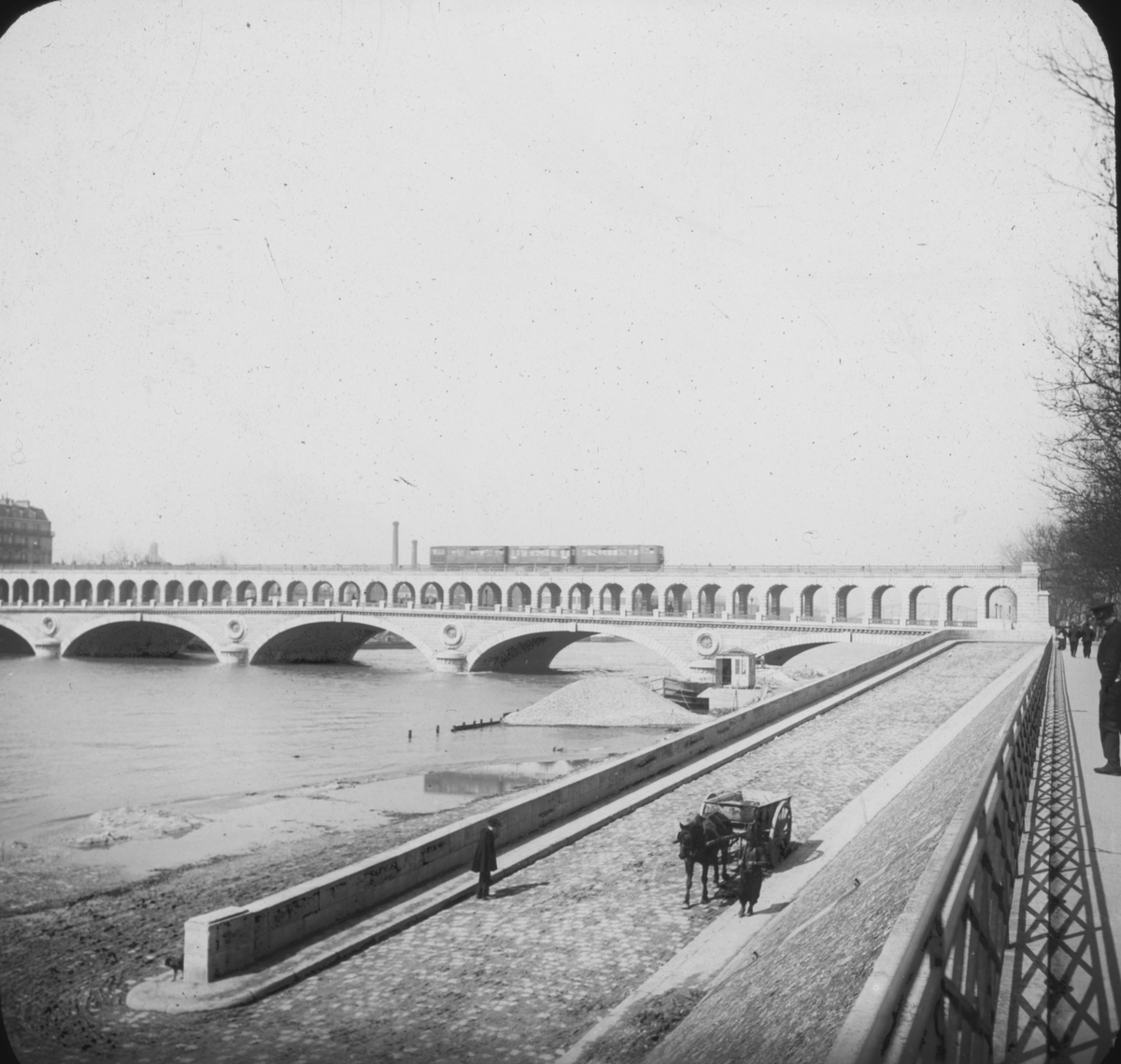 Bygget av tunnelbanan i Paris 1899-1911. "Le Métro de Paris".