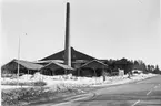 Tegelbruket i Hagaström byggt 1886-88.
Vy från norr. Förrådslador 3 st.
1981 före rivningen.