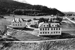 Senja folkehøgskole på Ibestad.