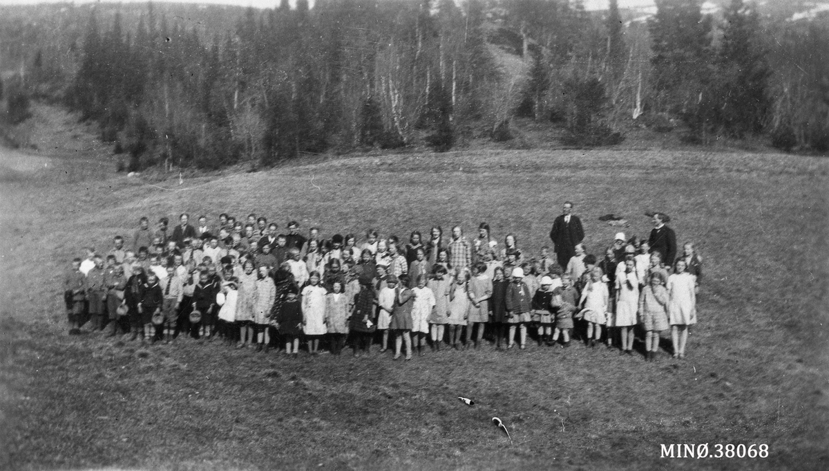 Skolebarn ved Tylldalen skole.