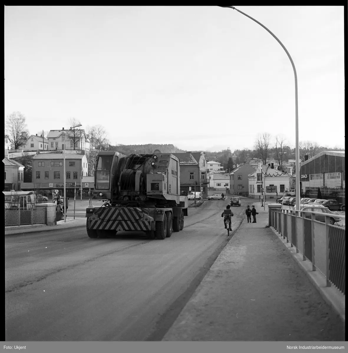 Amerikansk mobilkran på Porsgrunnsbrua.