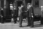 Kungabesök år 1962. Gustaf VI Adolf vid ankomsten till Karlsborg.